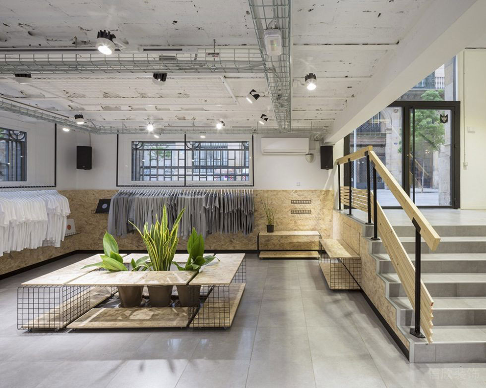 工業(yè)風(fēng)服裝店裝修設(shè)計(jì)大廳