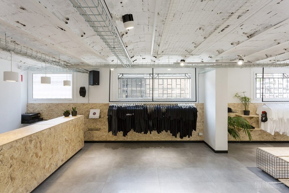 深圳市寶安區(qū)石巖巴塞羅那clap Studio的suara服裝店裝修設(shè)計(jì)效果圖