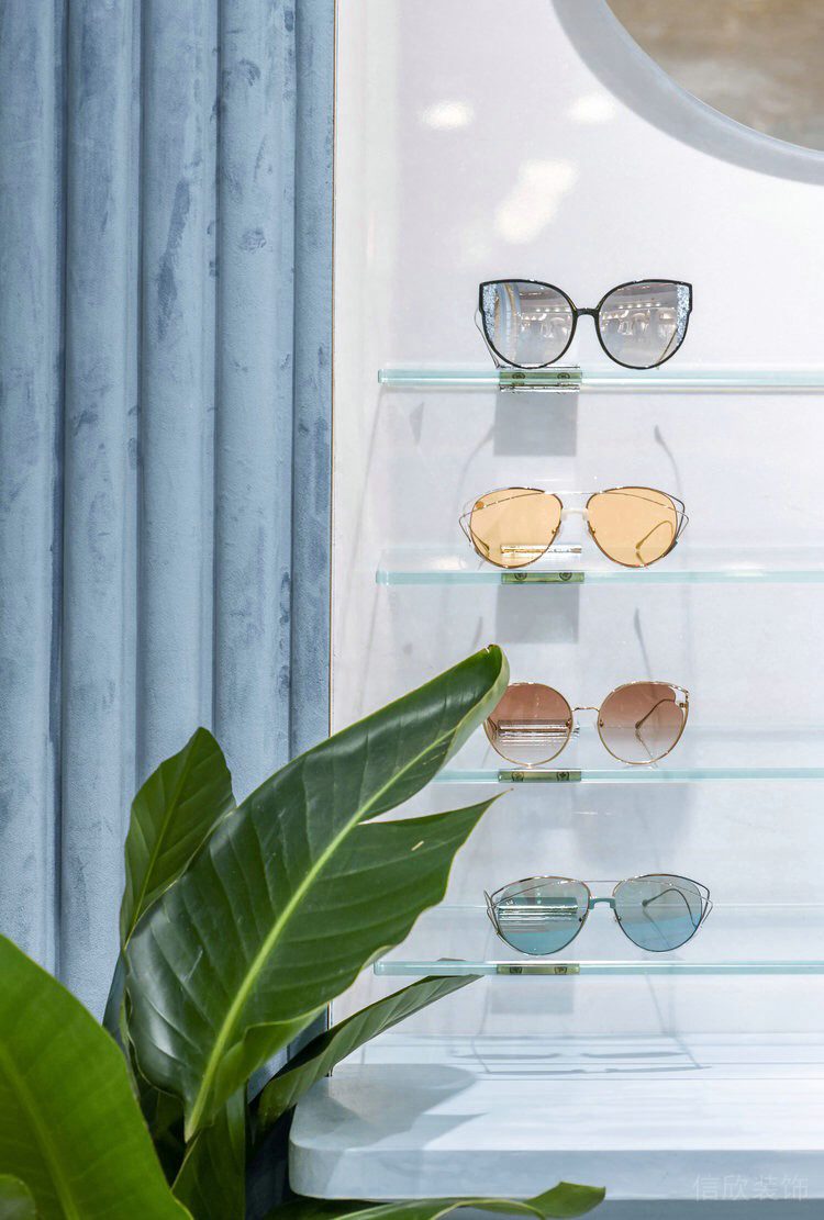 深圳市寶安區(qū)西鄉(xiāng)for Art’s Sake眼鏡店裝修設(shè)計(jì)玻璃臺(tái)板展柜