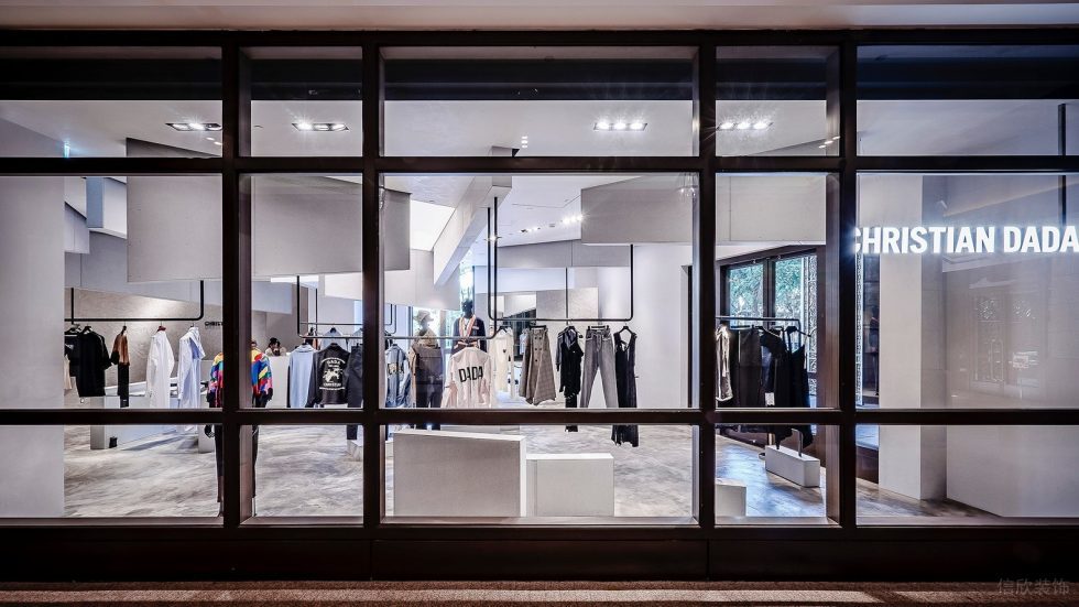 深圳市寶安區(qū)西鄉(xiāng)巨星御用品牌臺灣首間旗艦店玻璃窗裝修設(shè)計效果圖 深圳市寶安區(qū)西鄉(xiāng)巨星御用品牌 Christian Dada 臺灣首間旗艦店玻璃窗裝修設(shè)計效果圖