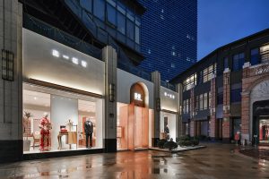 深圳市寶安區(qū)西鄉(xiāng)現(xiàn)代風品牌胤一紅幫服裝店裝修設計效果圖