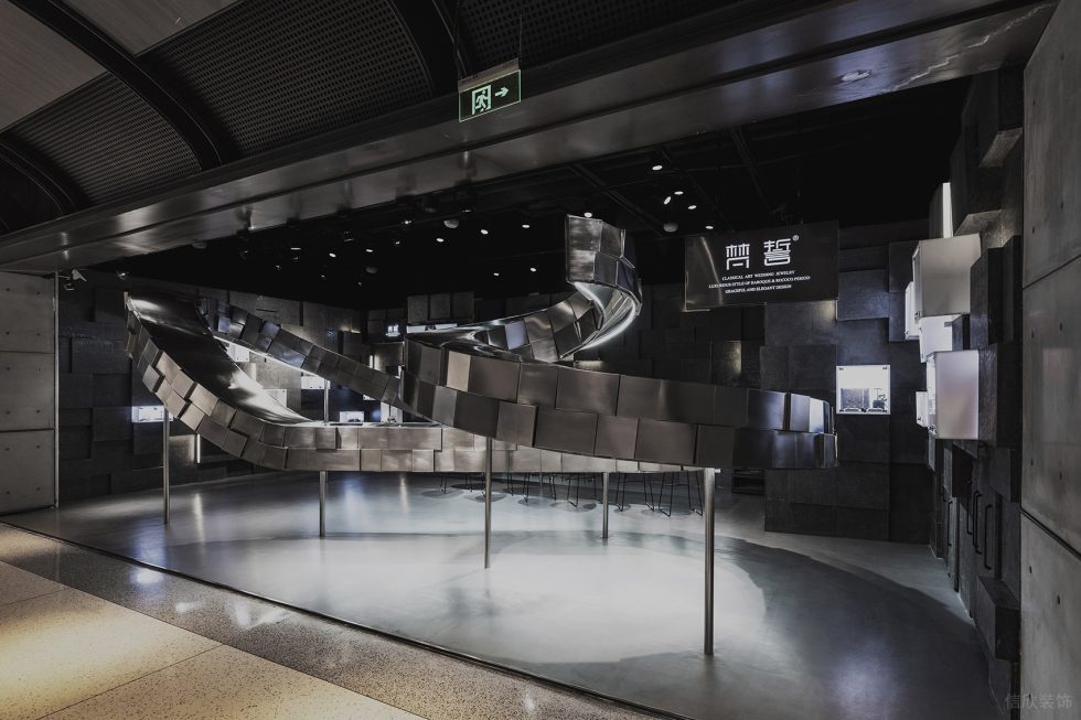 深圳市龍崗區(qū)觀瀾現(xiàn)代風(fēng)珠寶店裝修設(shè)計門面 深圳市龍崗區(qū)觀瀾現(xiàn)代風(fēng)珠寶店裝修設(shè)計門面