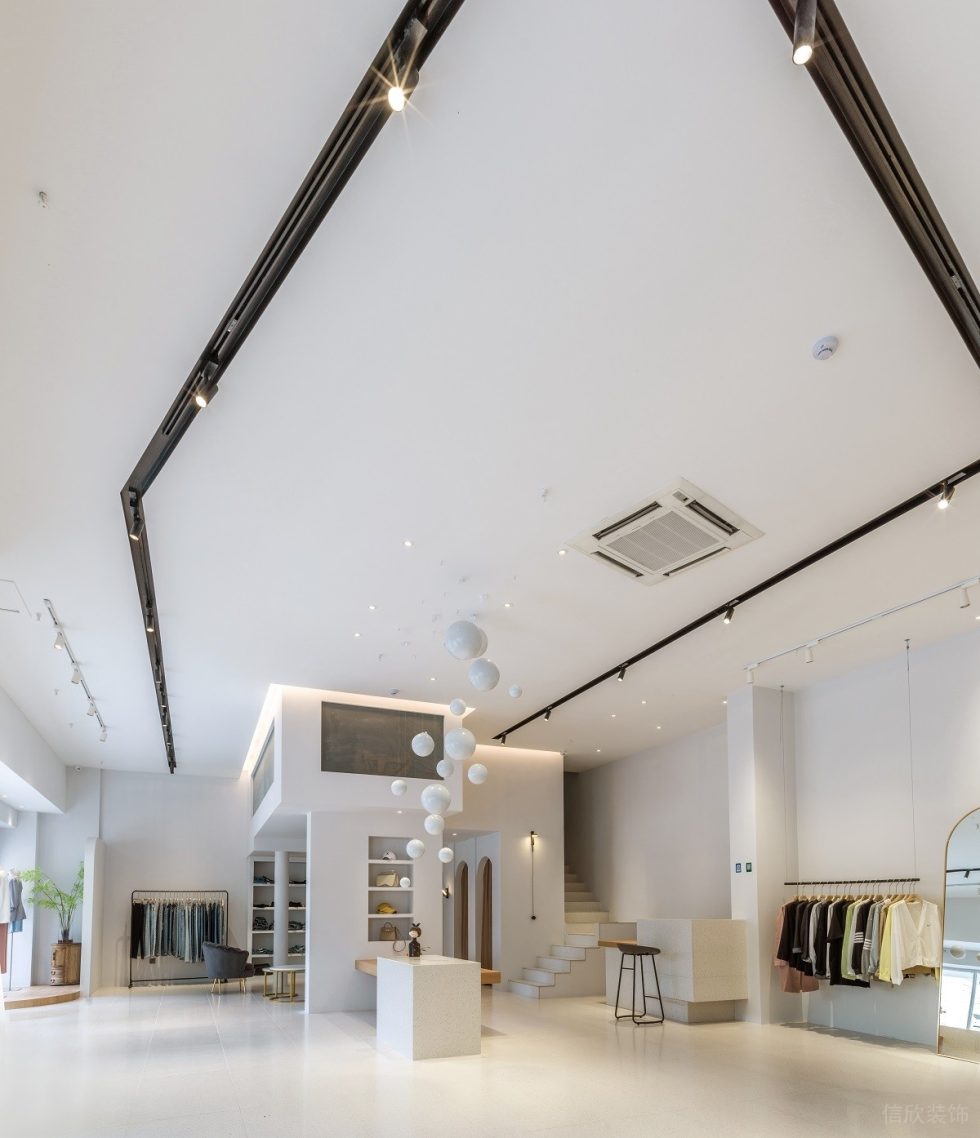 深圳市龍崗區(qū)橫崗現(xiàn)代風(fēng)女裝店pin Xi「暗香 女裝」裝修設(shè)計大廳