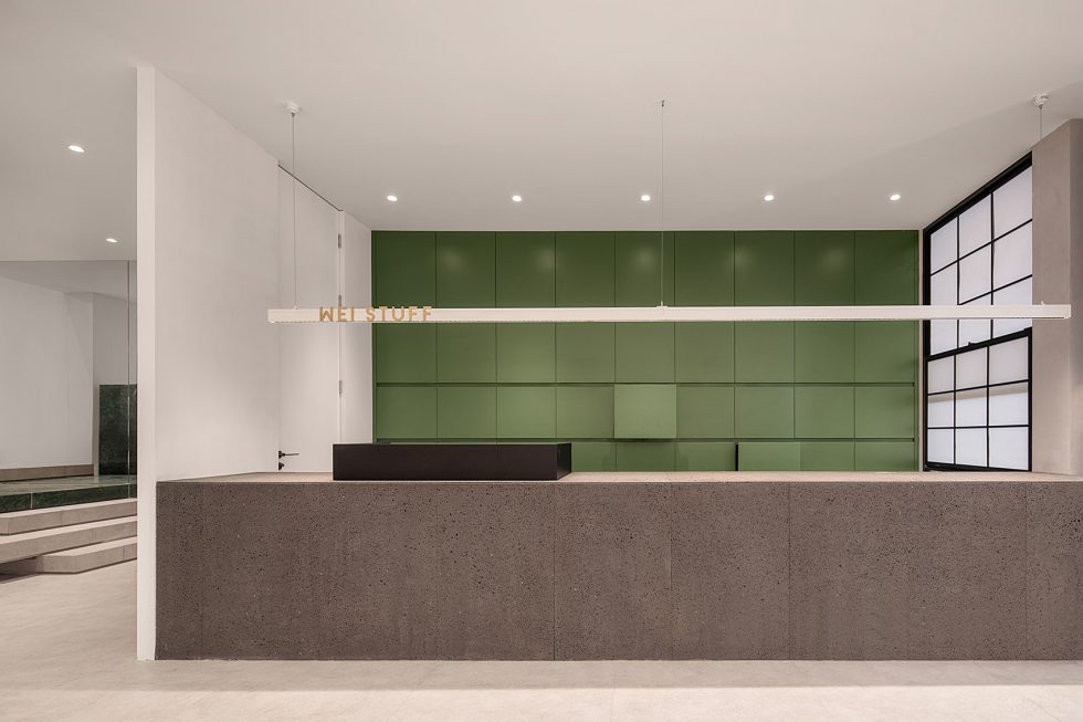 服務(wù)臺(tái)收銀臺(tái)麻石臺(tái)面綠色存包柜