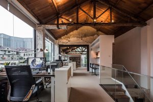 深圳寶安331創(chuàng)意園600平方米鄉(xiāng)村侘寂風(fēng)辦公室裝修案例辦公區(qū)