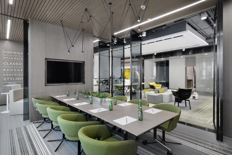 深圳寶安正中華麗中心200平方米現(xiàn)代主義黑白灰色調(diào)辦公室裝修案例會(huì)議室