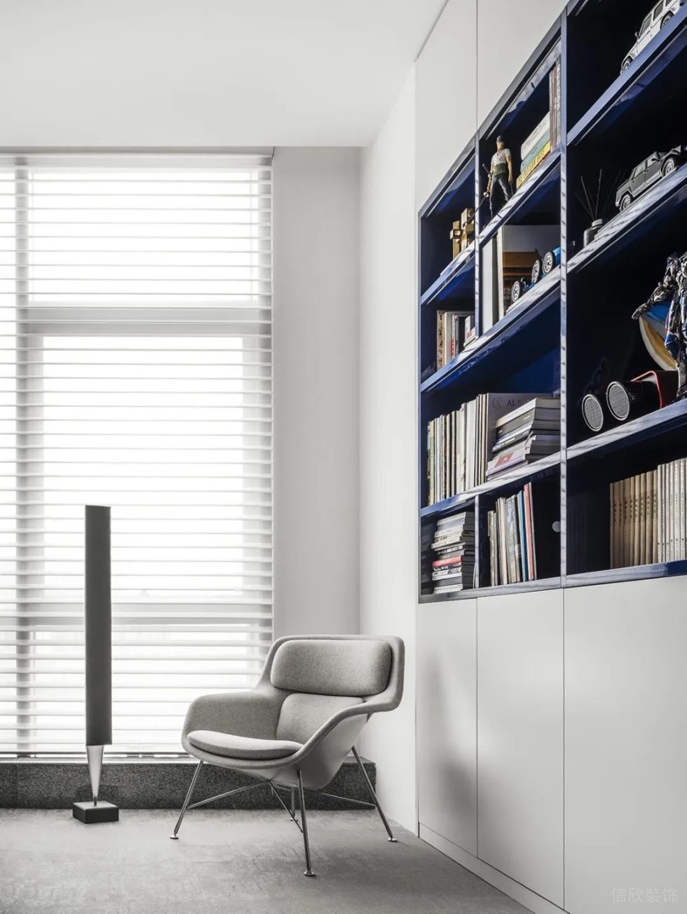 深圳龍崗科爾達(dá)大廈900平方米極簡藝術(shù)風(fēng)辦公室裝修案例休閑閱覽區(qū)