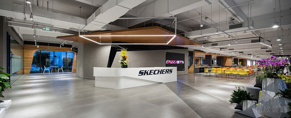 深圳龍崗聯(lián)匯中心1500平方米現(xiàn)代工業(yè)風(fēng)辦公空間裝修設(shè)計(jì)案例大堂效果圖