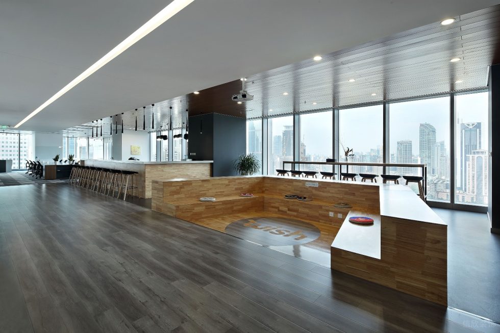 深圳龍華融創(chuàng)智匯大廈2600平方米簡約主義時尚風(fēng)辦公室裝修案例休閑廳階梯式休息區(qū)