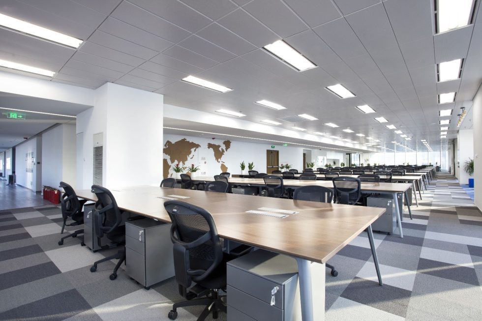 深圳龍華融創(chuàng)智匯大廈2600平方米簡約主義時尚風(fēng)辦公室裝修案例綜合辦公廳