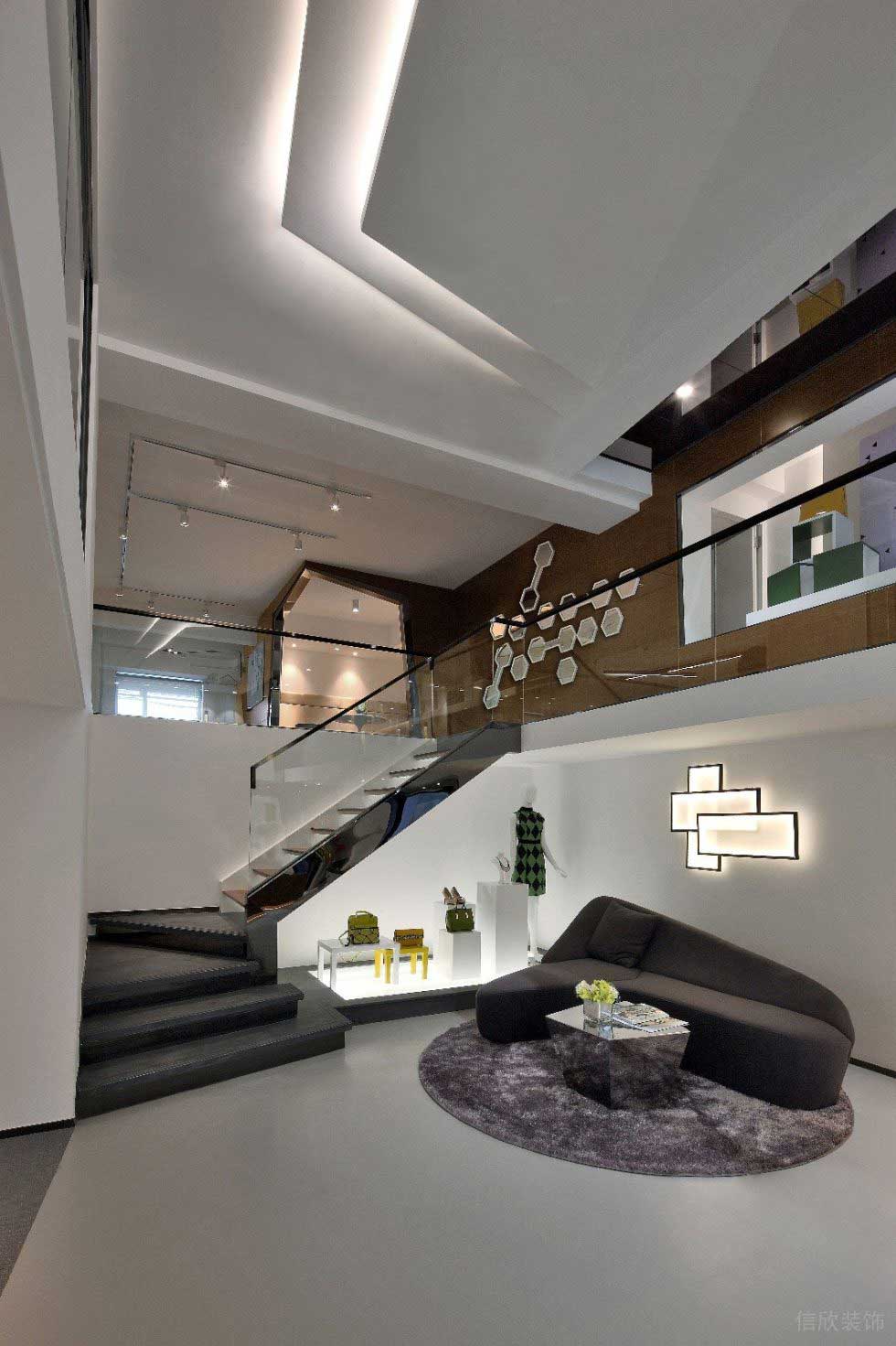 深圳羅湖物資控股置地大廈900平方米現(xiàn)代主義時尚風loft辦公室裝修案例一層等候區(qū)