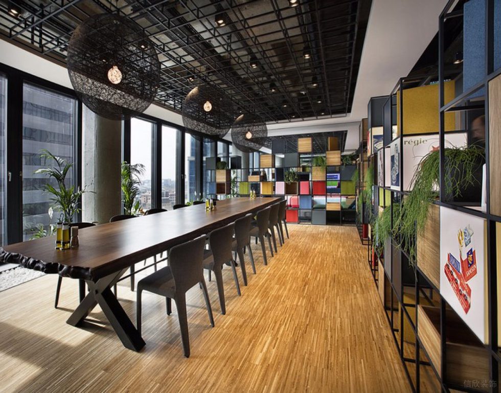 深圳南山聚創(chuàng)金谷創(chuàng)意園3500平方米工業(yè)主義北歐風(fēng)辦公室裝修案例接待室
