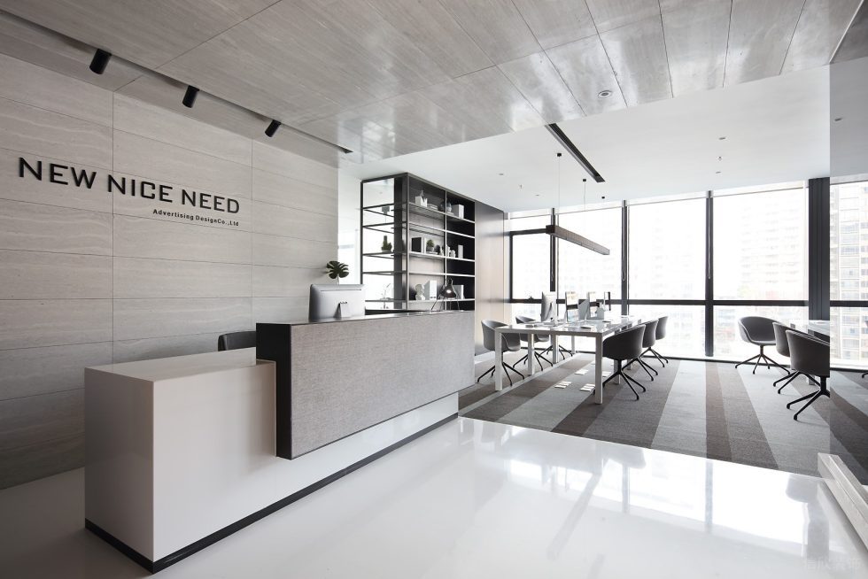 深圳南山閩泰大廈150平方米黑白灰現(xiàn)代簡約風(fēng)辦公室裝修案例前臺效果圖