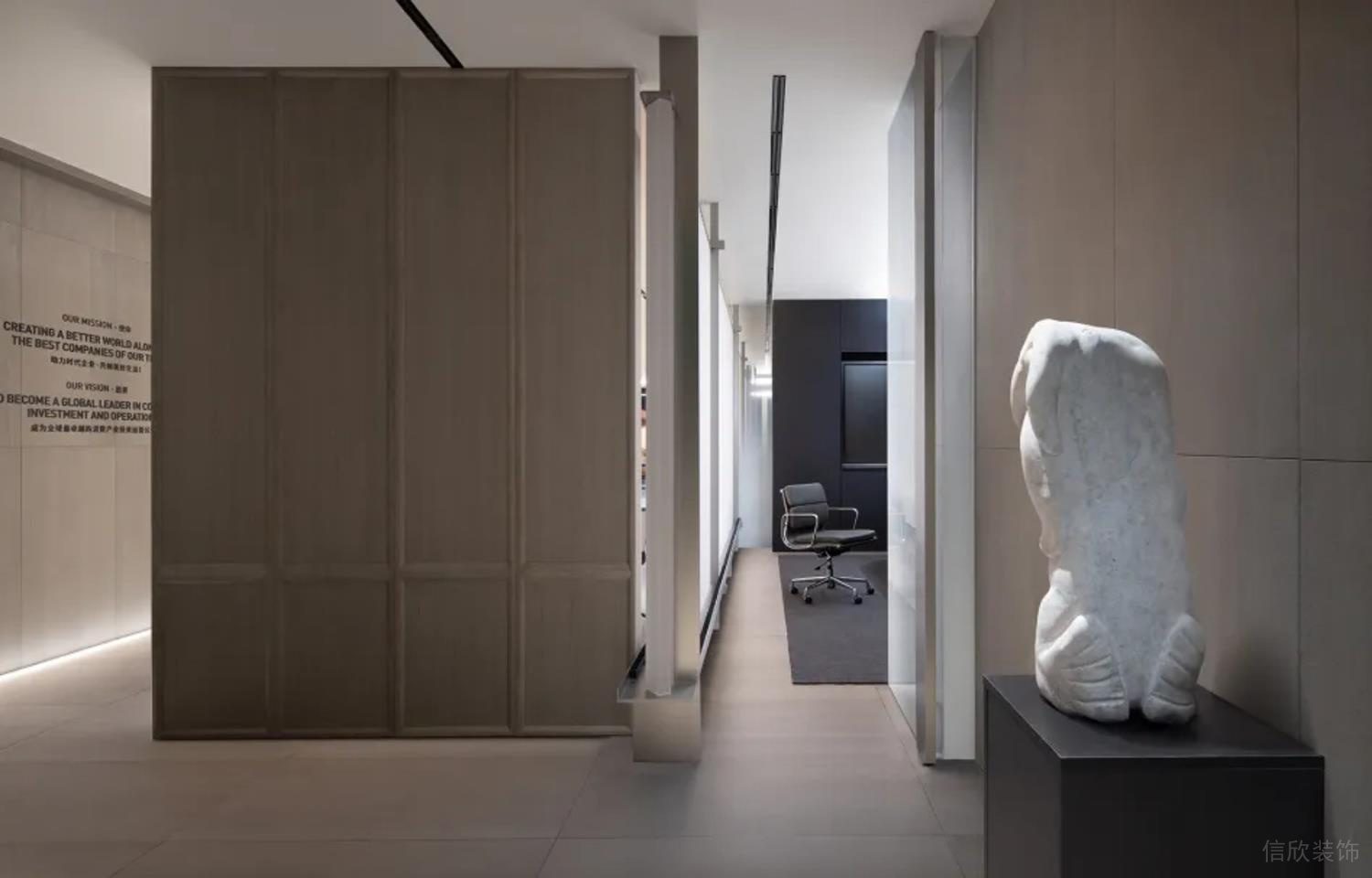 深圳灣科技生態(tài)園500平方米現(xiàn)代簡約主義舒適自然風(fēng)辦公室裝修案例過道空間藝術(shù)雕塑