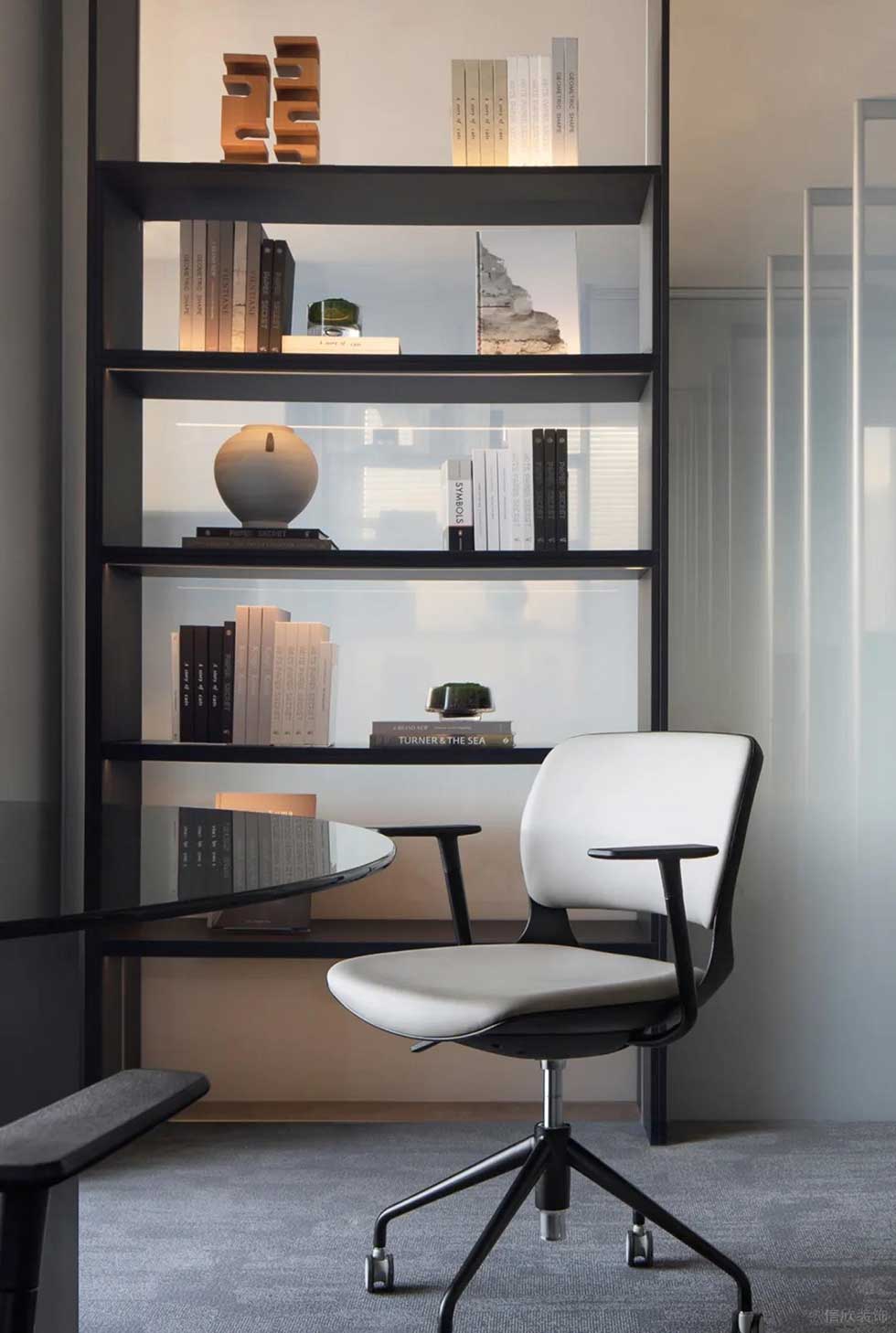 深圳灣科技生態(tài)園500平方米現(xiàn)代簡約主義舒適自然風辦公室裝修案例商務洽談室裝飾展示柜