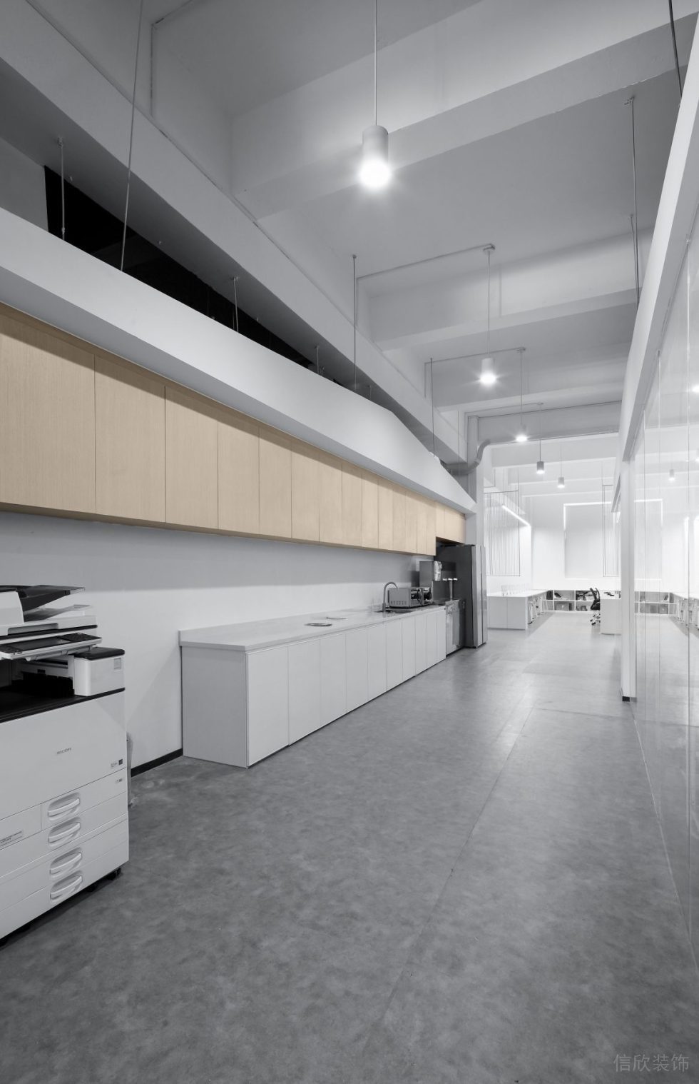 蒼松大廈白色調(diào)簡約風(fēng)辦公室裝修設(shè)計案例 茶水間