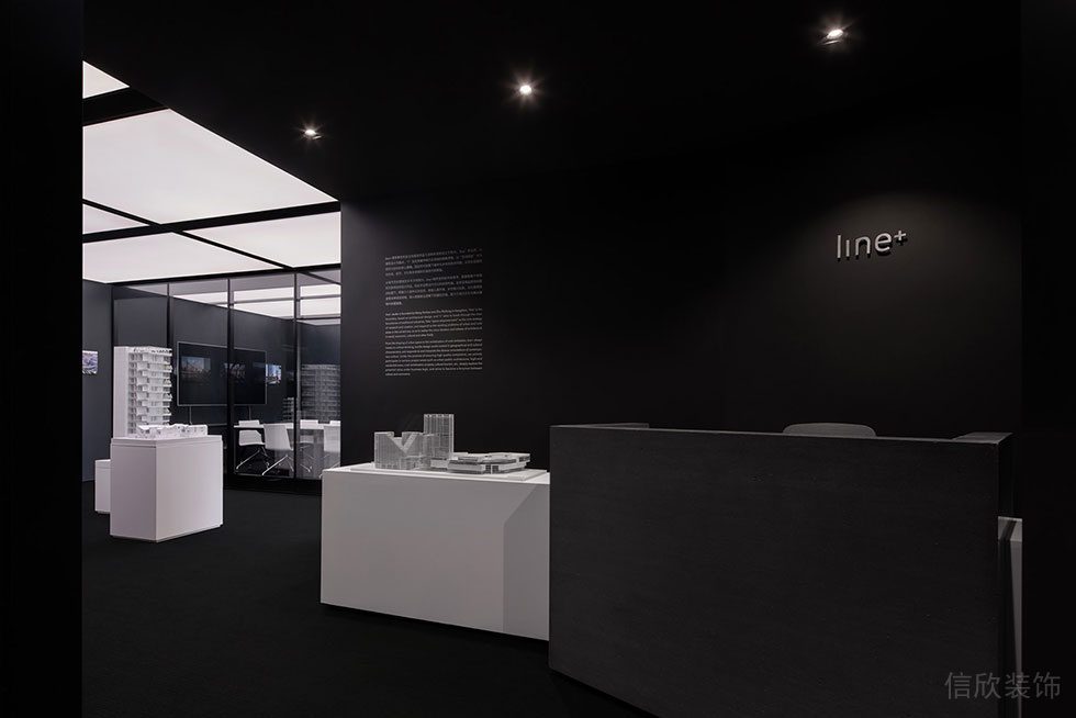 黑白簡約風(fēng)格辦公室裝修案例 前臺(tái)服務(wù)區(qū)