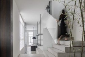 Halo廣場北歐極簡主義辦公室裝修設(shè)計案例 入口樓梯處