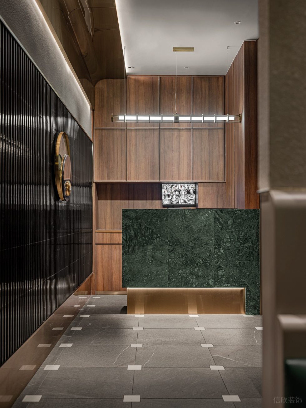 輕奢貴氣餐廳木質(zhì)格調(diào)前臺(tái)裝修設(shè)計(jì)