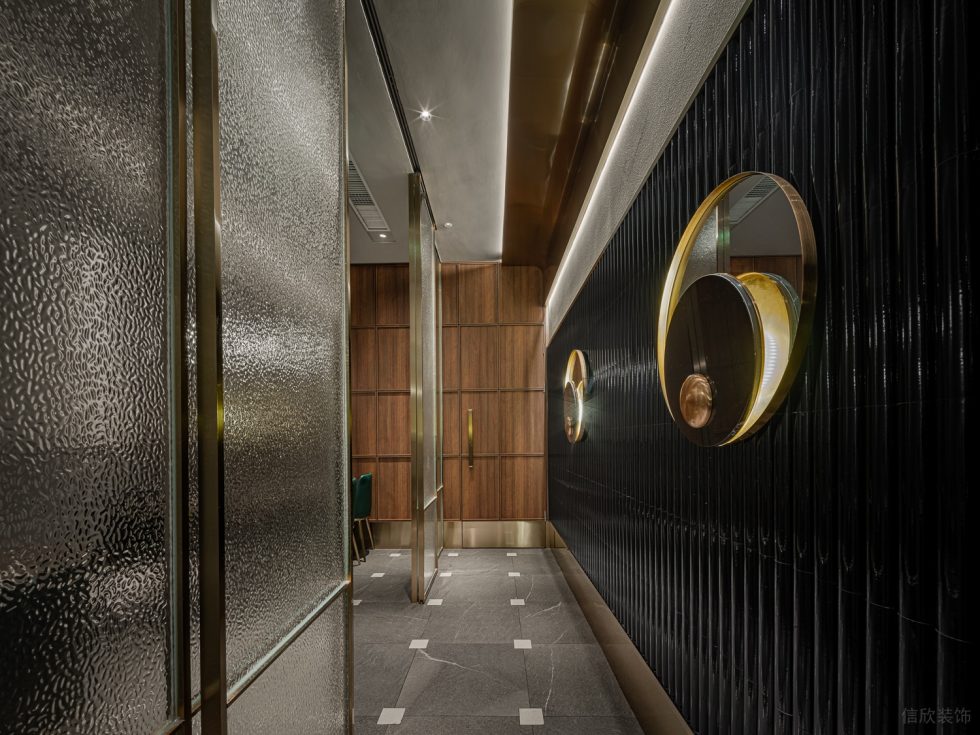 輕奢貴氣餐廳深藍(lán)波浪背景墻裝修設(shè)計(jì)