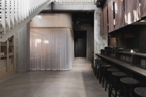 深圳寶安復(fù)古日式餐廳朦朧包廂裝修設(shè)計(jì)