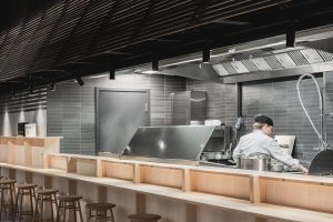 深圳寶安復(fù)古日式餐廳明亮備餐區(qū)裝修設(shè)計(jì)