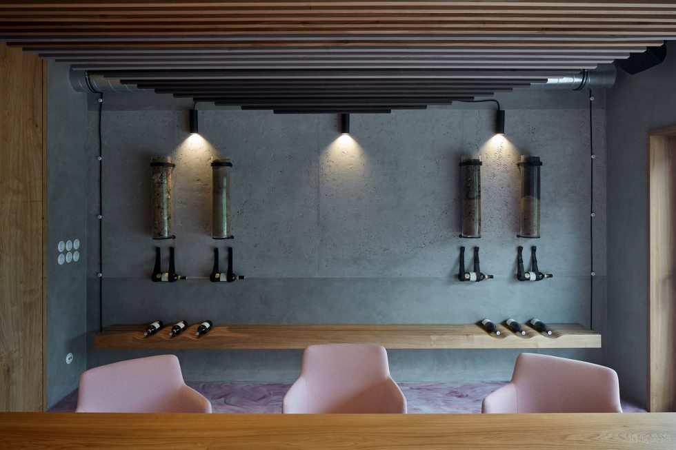 深圳寶安簡約輕工業(yè)酒館隔間裝修設計