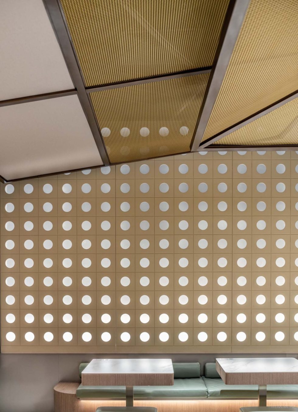 深圳寶安藝術(shù)日式食堂藤編墻面細節(jié)裝修設(shè)計