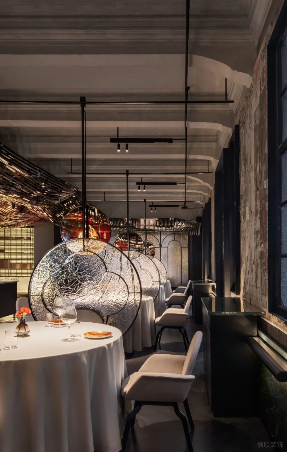 深圳光明時尚西餐廳溫暖開放餐位裝修設(shè)計