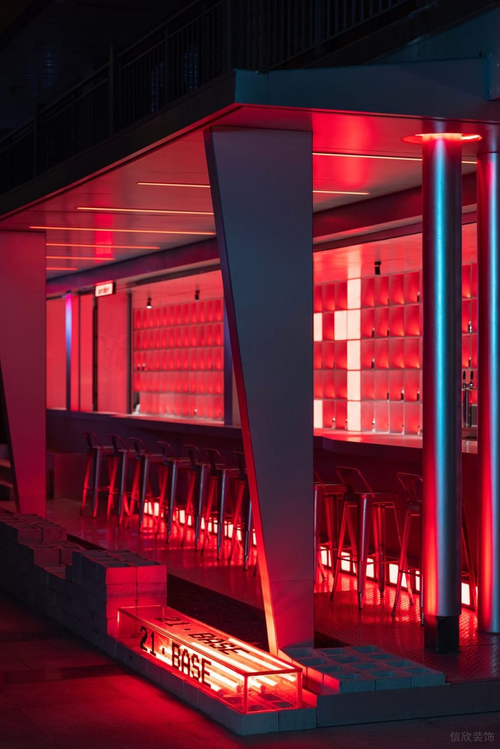 酒吧吧臺(tái)區(qū)紅色燈光效果圖