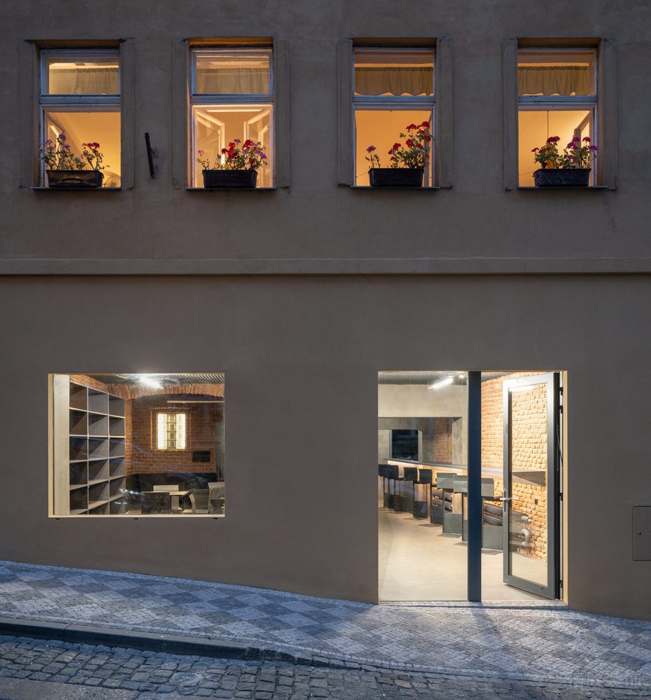 深圳龍華復(fù)古工業(yè)極簡風(fēng)酒吧建筑外觀裝修設(shè)計