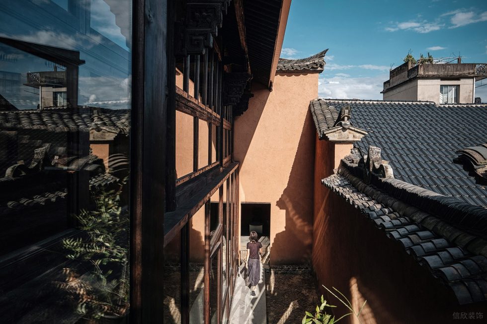 深圳龍華區(qū)禪意古典中式飲品店橘紅沉靜外走廊裝修設(shè)計