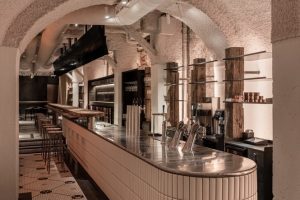 深圳羅湖區(qū)輕工業(yè)風(fēng)格餐廳白色吧臺(tái)裝修設(shè)計(jì)