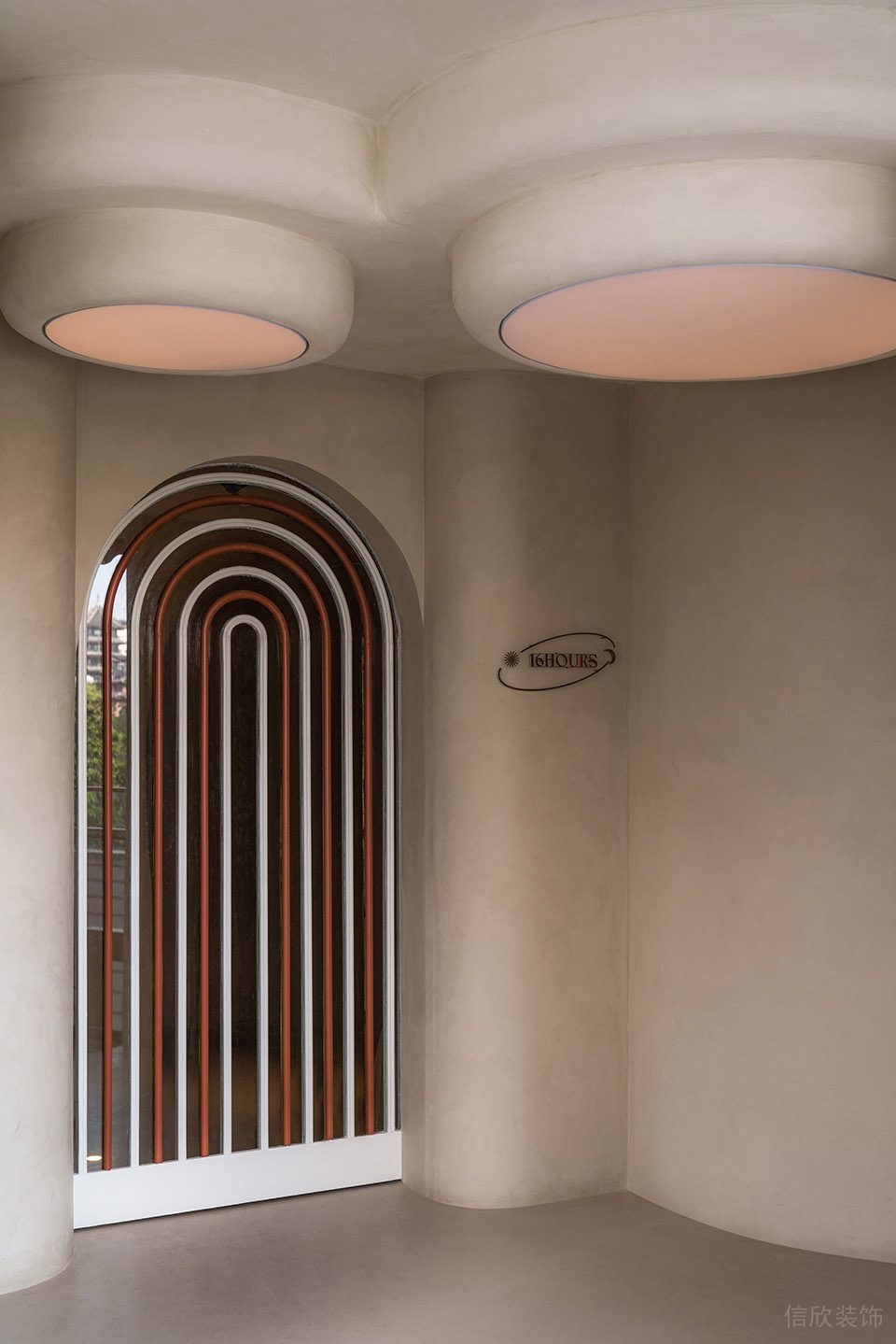 深圳南山洞穴造型餐廳彩虹入口裝修設(shè)計