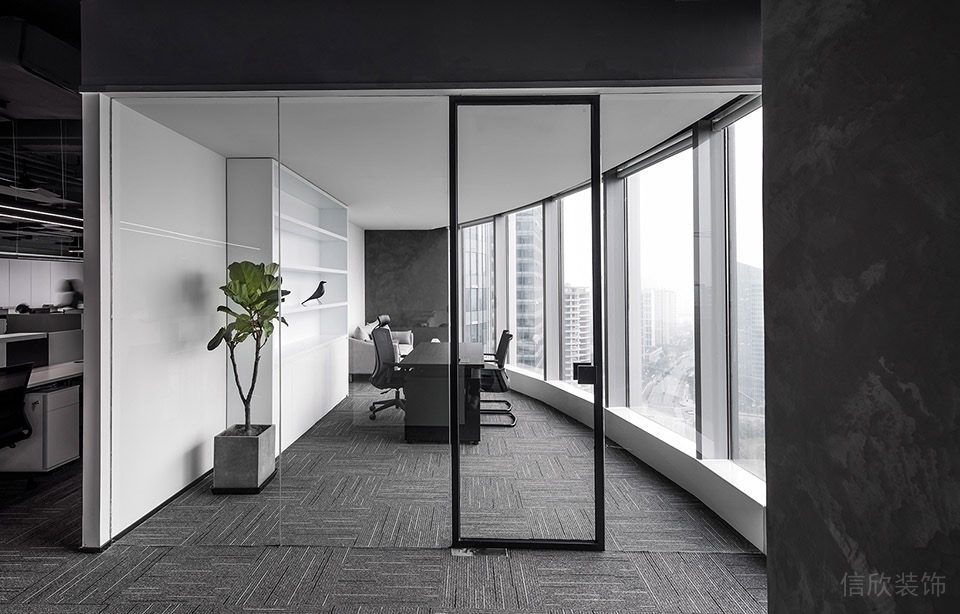 深圳南山豪威科技大廈1500平方米黑白灰現(xiàn)代極簡(jiǎn)風(fēng)辦公室裝修案例經(jīng)理辦公室白色調(diào)裝飾展示柜 深圳南山豪威科技大廈1500平方米黑白灰現(xiàn)代極簡(jiǎn)風(fēng)辦公室裝修案例經(jīng)理辦公室白色調(diào)裝飾展示柜