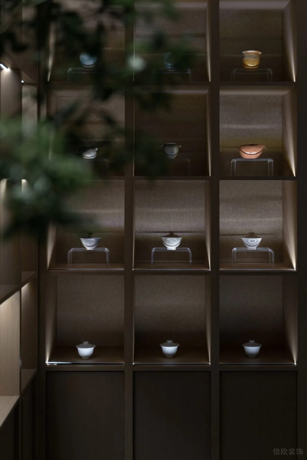 深圳南山區(qū)黑金新中式茶樓木制隔架裝飾設(shè)計(jì)