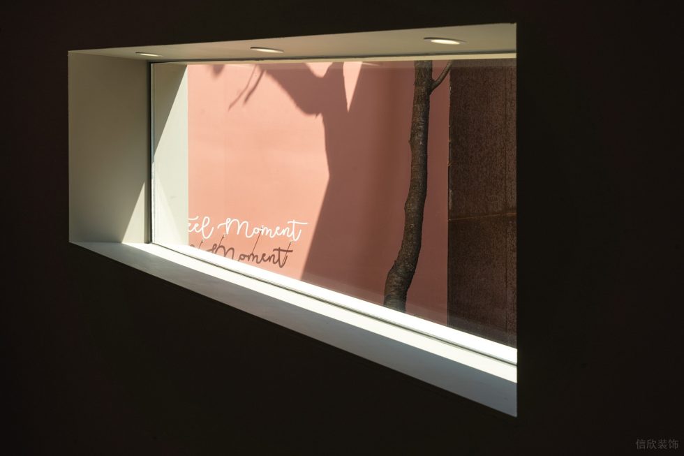 深圳南山區(qū)極簡(jiǎn)風(fēng)咖啡廳天窗設(shè)計(jì)裝修