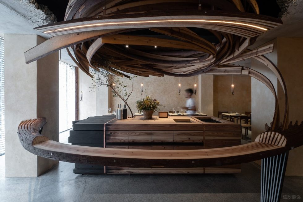 深圳南山區(qū)原木風(fēng)餐廳吧臺設(shè)計裝修