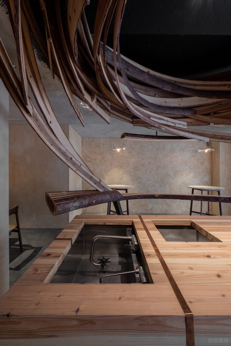 深圳南山區(qū)原木風(fēng)餐廳島臺設(shè)計裝修