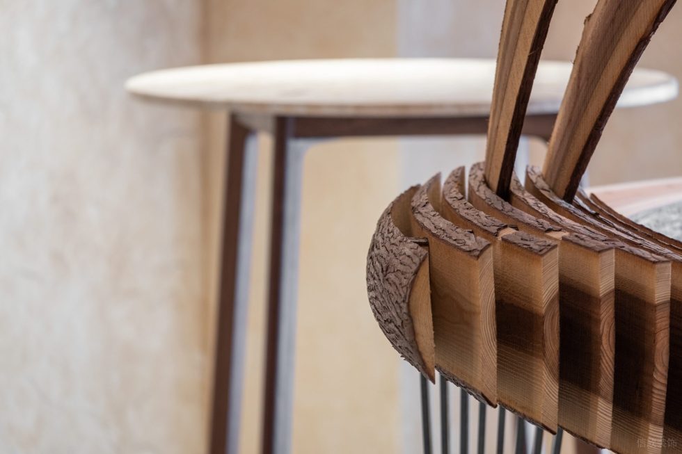 深圳南山區(qū)原木風(fēng)餐廳木質(zhì)肌理細節(jié)設(shè)計裝修