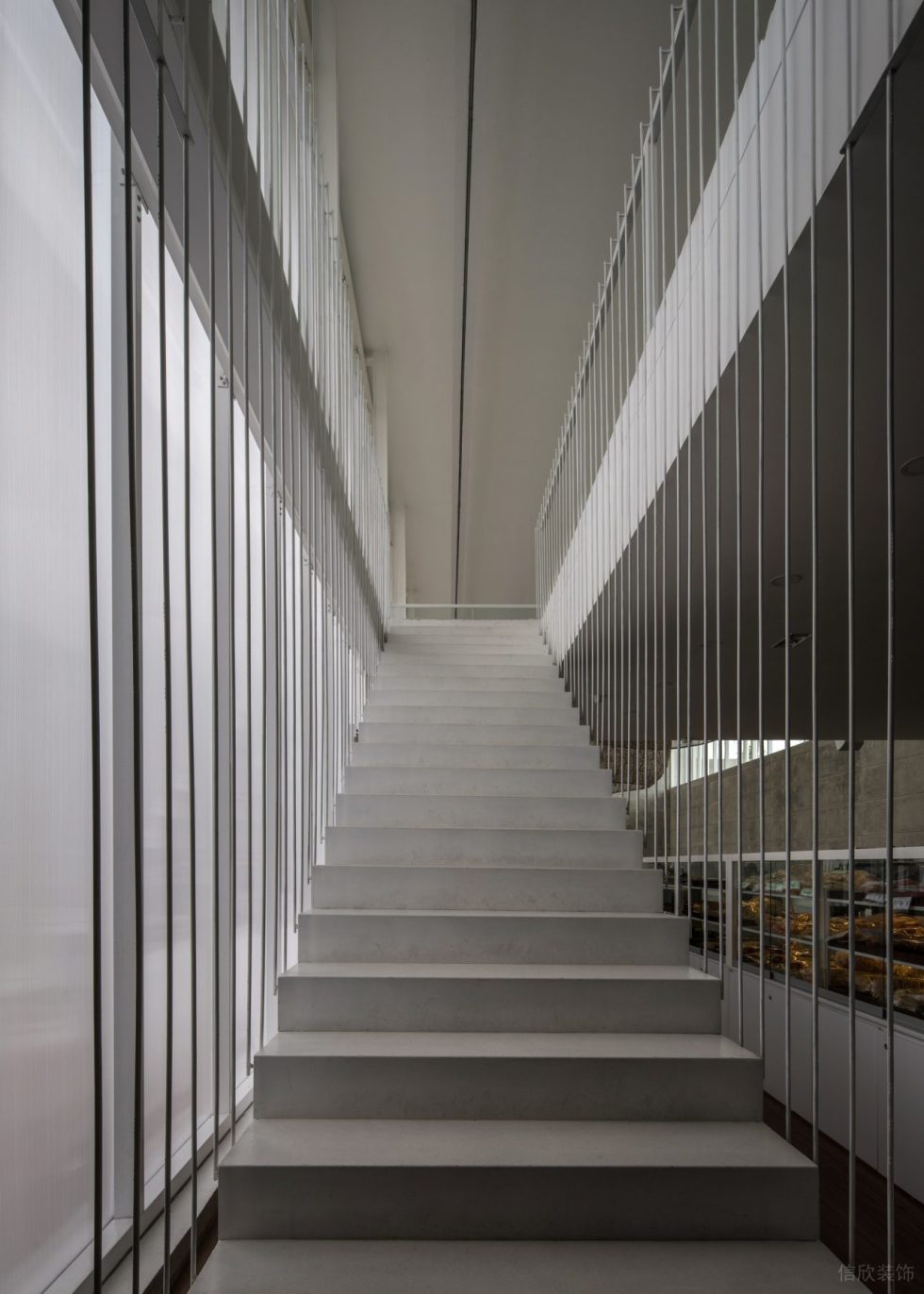 深圳南山生態(tài)多功能餐廳簡單樓梯細節(jié)裝修設(shè)計