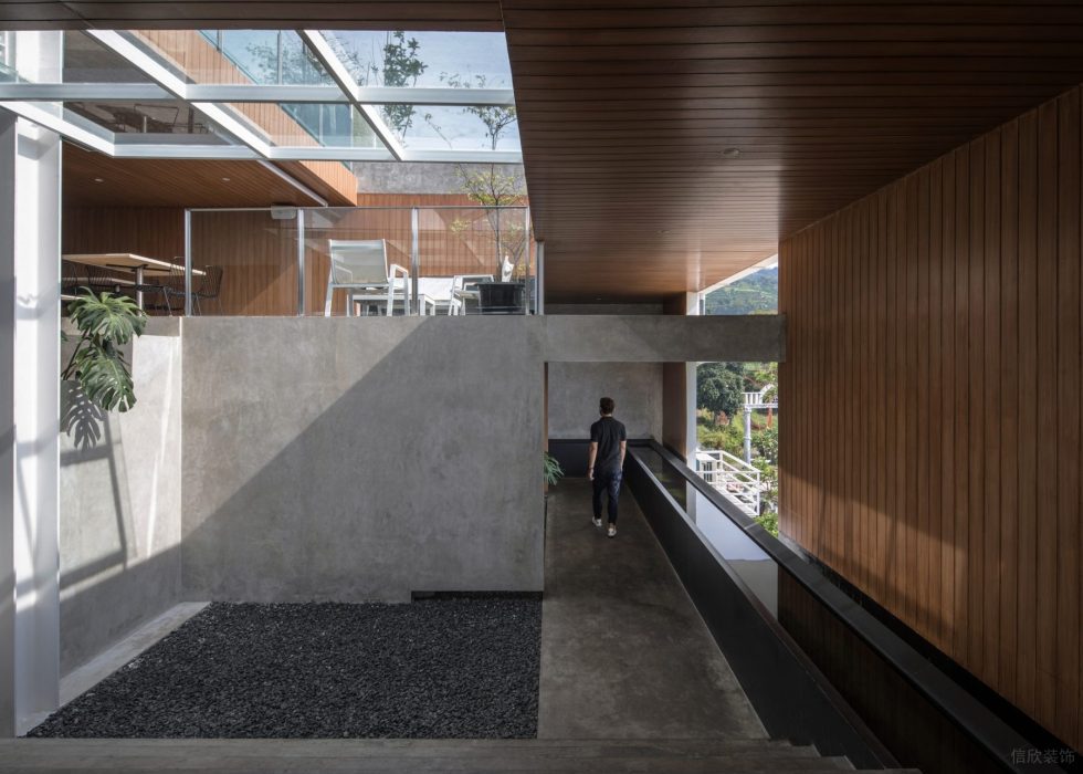 深圳南山生態(tài)多功能餐廳木制墻面細節(jié)裝修設(shè)計