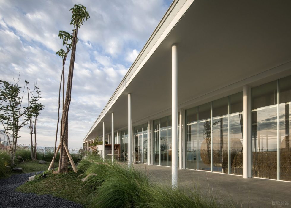 深圳南山生態(tài)多功能餐廳圓形柱子細節(jié)裝修設(shè)計