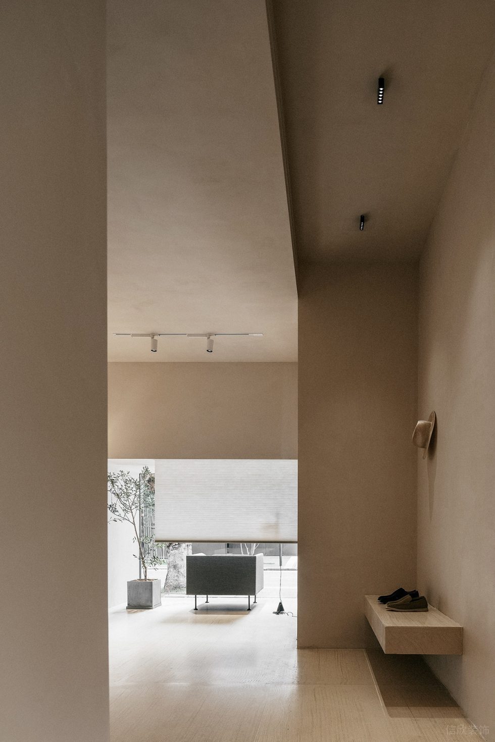 深圳市寶安區(qū)福永lougne Suit服裝定制店裝修設(shè)計(jì)-大廳二