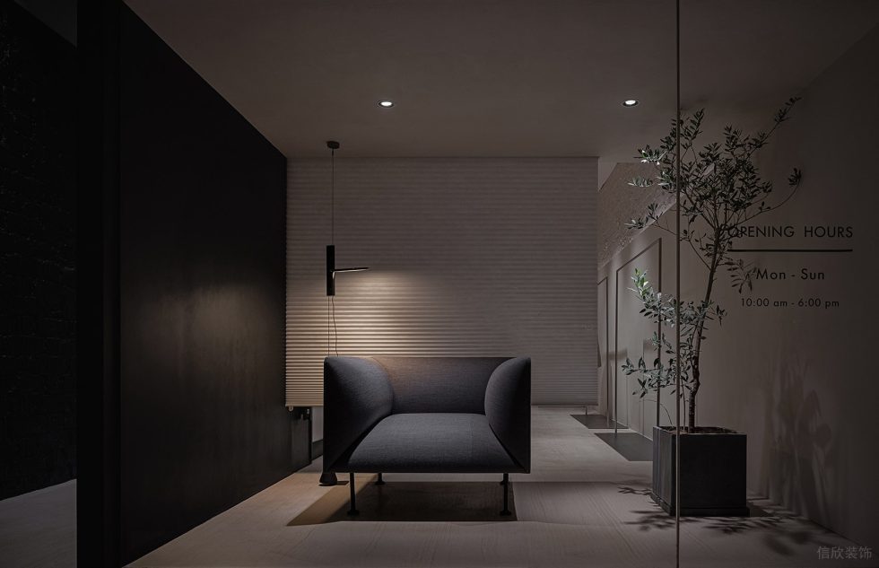 深圳市寶安區(qū)福永lougne Suit服裝定制店裝修設(shè)計(jì)-黑色沙發(fā)