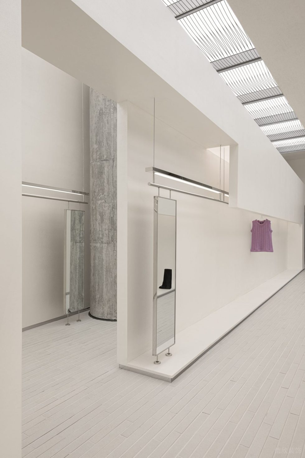 深圳市寶安區(qū)新安snd概念店裝修設計 衣服展示區(qū)