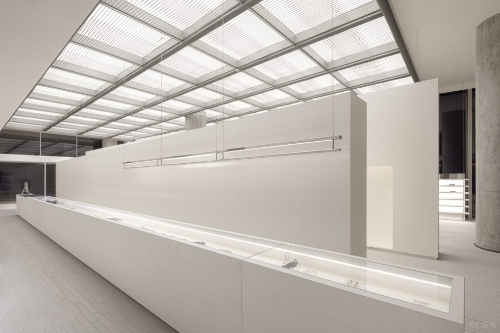 深圳市寶安區(qū)新安snd概念店裝修設計 展臺