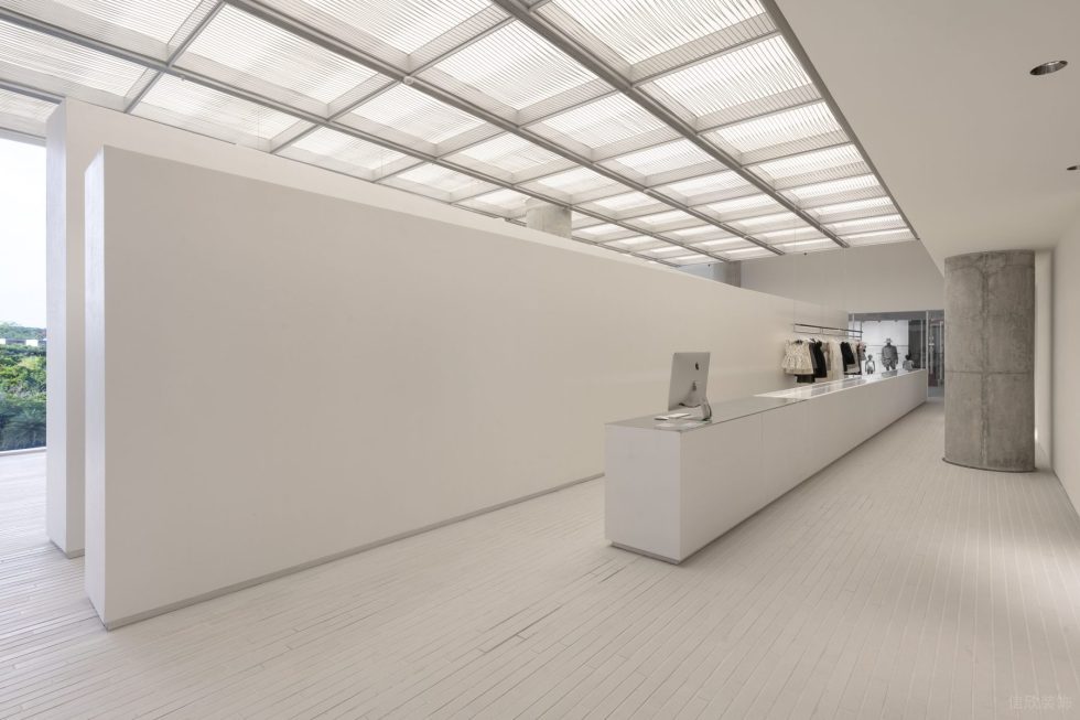 深圳市寶安區(qū)新安snd概念店裝修設(shè)計 展臺二