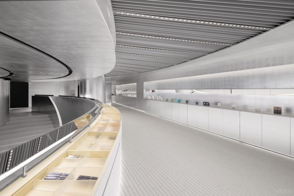 深圳市福田區(qū)景田現(xiàn)代風美妝旗艦店裝修設計效果圖頂面