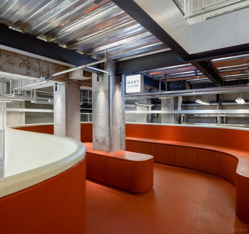 深圳市龍崗區(qū)平湖工業(yè)風(fēng)服裝店裝修設(shè)計-紅色休息區(qū)